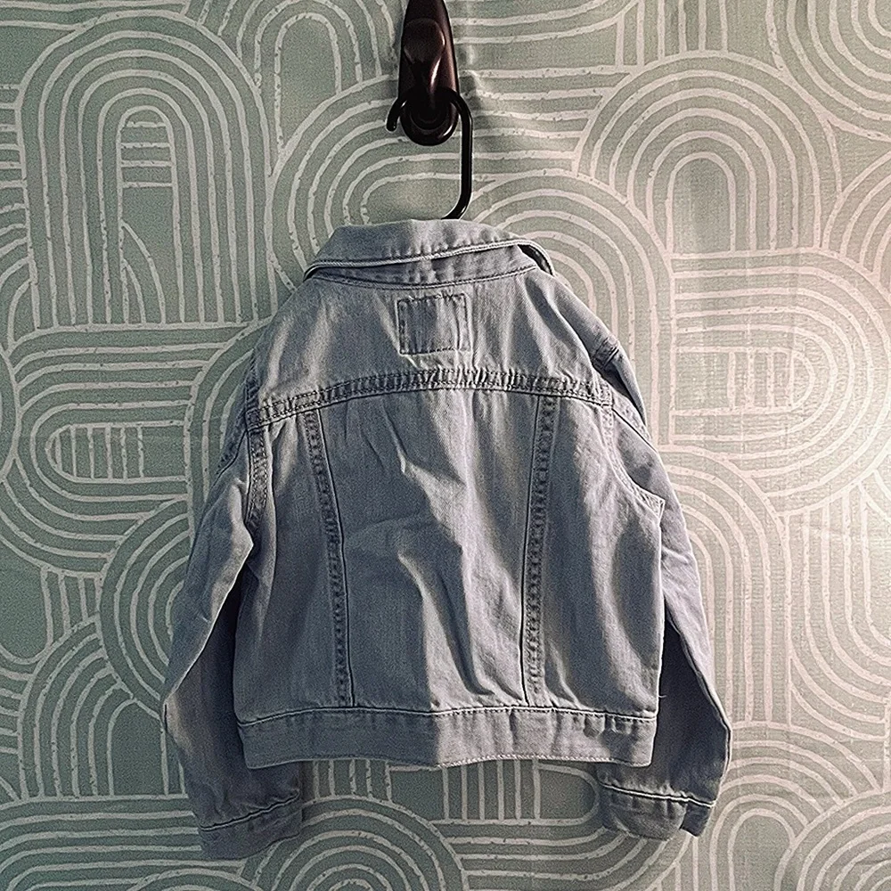 OshKosh B’gosh Girls Floral Embroidered Denim Jacket Light Wash Size 4T